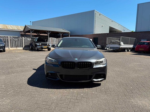 Bmw - 2010 - 5-serie - 530i executive - duits - afbeelding 6 van  12