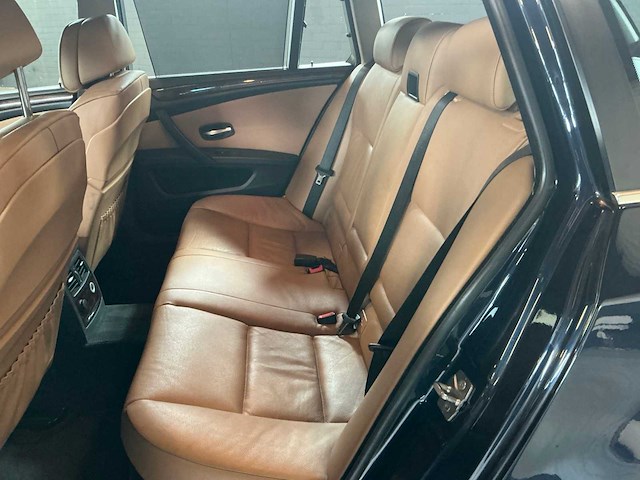 Bmw - 2010 - 5-serie touring - 520i - personenauto - afbeelding 4 van  19