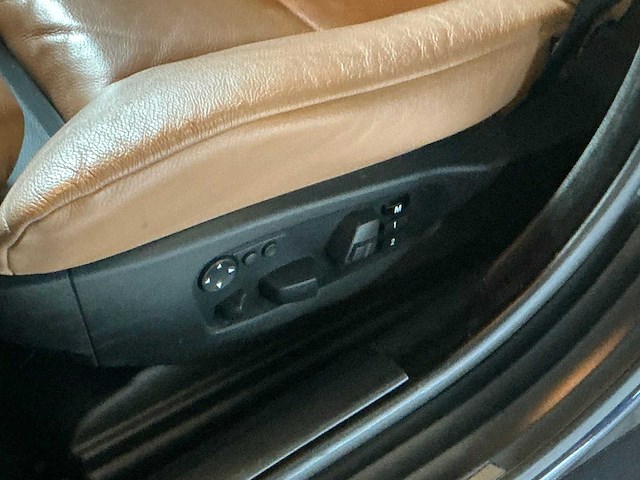 Bmw - 2010 - 5-serie touring - 520i - personenauto - afbeelding 5 van  19