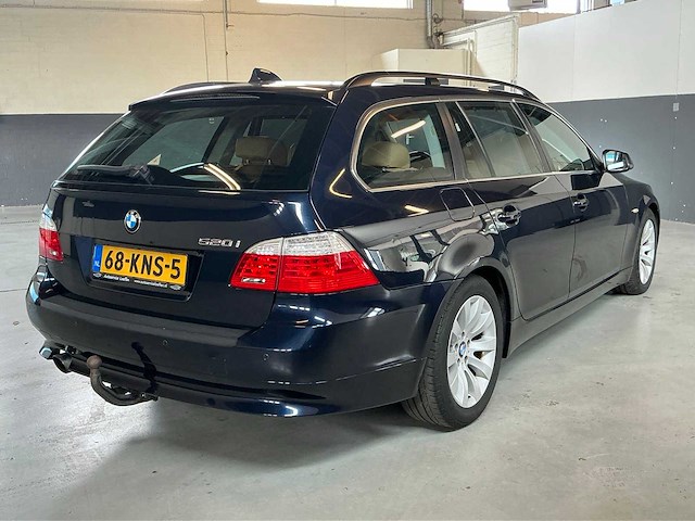 Bmw - 2010 - 5-serie touring - 520i - personenauto - afbeelding 13 van  19