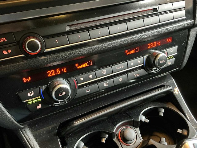 Bmw - 2010 - 5-serie touring - 523i high executive - personenauto - afbeelding 3 van  19