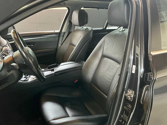 Bmw - 2010 - 5-serie touring - 523i high executive - personenauto - afbeelding 4 van  19