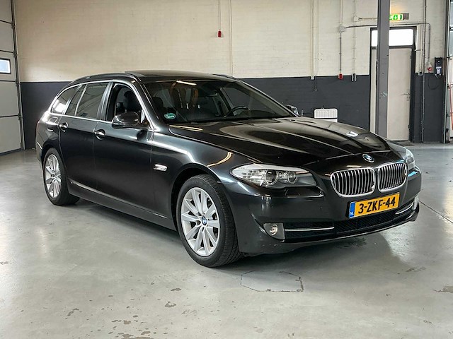 Bmw - 2010 - 5-serie touring - 523i high executive - personenauto - afbeelding 12 van  19