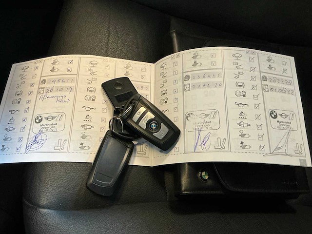 Bmw - 2010 - 5-serie touring - 523i high executive - personenauto - afbeelding 16 van  19