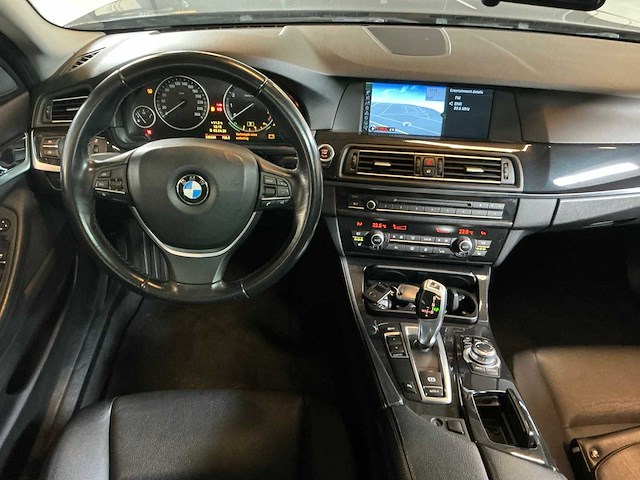Bmw - 2010 - 5-serie touring - 523i high executive - personenauto - afbeelding 17 van  19