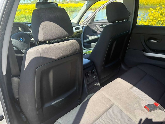 Bmw - 2011 - 3-serie - 318i business line - personenauto - afbeelding 7 van  24