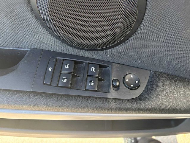 Bmw - 2011 - 3-serie - 318i business line - personenauto - afbeelding 11 van  24