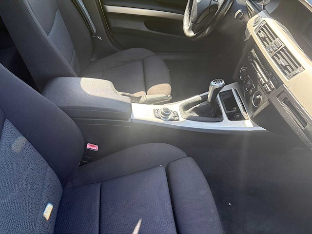 Bmw - 2011 - 3-serie - 318i business line - personenauto - afbeelding 6 van  24