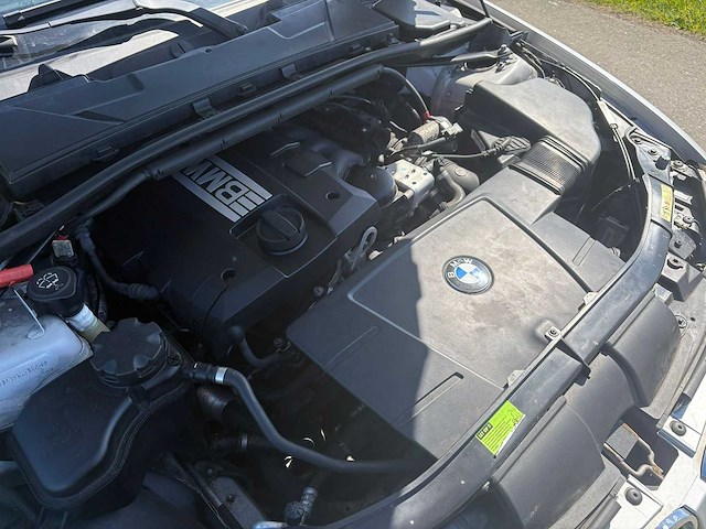 Bmw - 2011 - 3-serie - 318i business line - personenauto - afbeelding 17 van  24