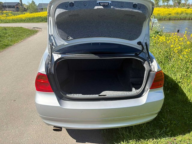 Bmw - 2011 - 3-serie - 318i business line - personenauto - afbeelding 21 van  24