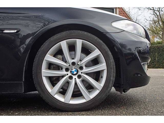Bmw - 2011 - 5-serie - 528i high executive - l-459-br - afbeelding 3 van  36