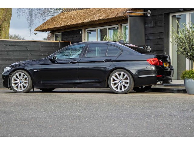 Bmw - 2011 - 5-serie - 528i high executive - l-459-br - afbeelding 2 van  36