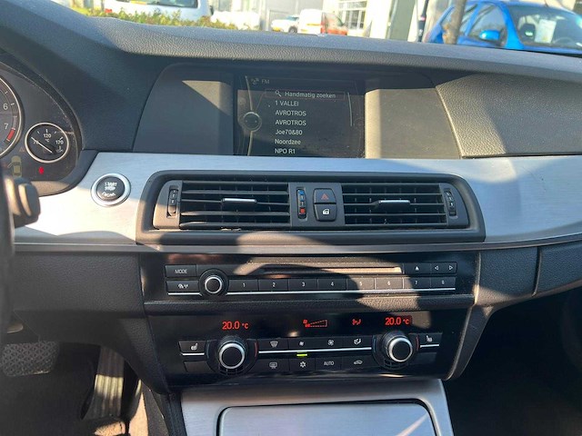 Bmw - 2011 - 5-serie - 528i high executive - l-459-br - afbeelding 3 van  15