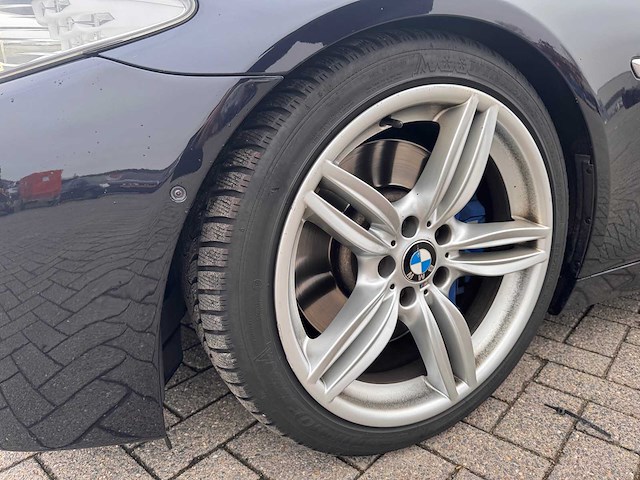 Bmw - 2011 - 5-serie - 550xi high - personenauto - afbeelding 2 van  36