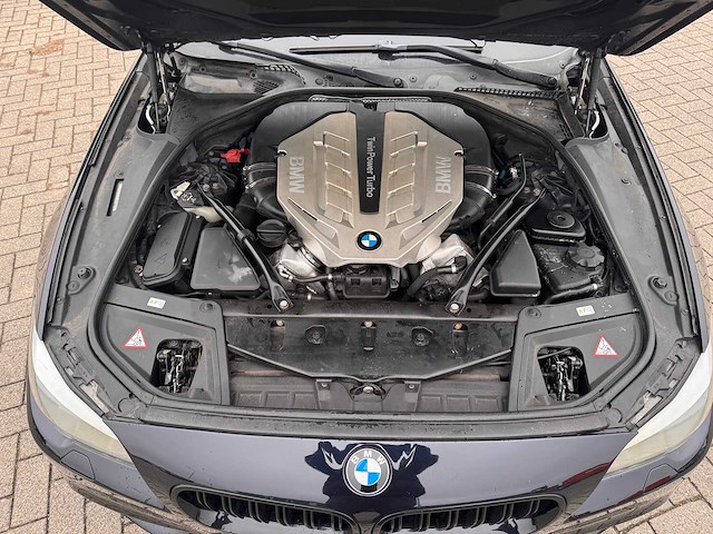 Bmw - 2011 - 5-serie - 550xi high - personenauto - afbeelding 7 van  36