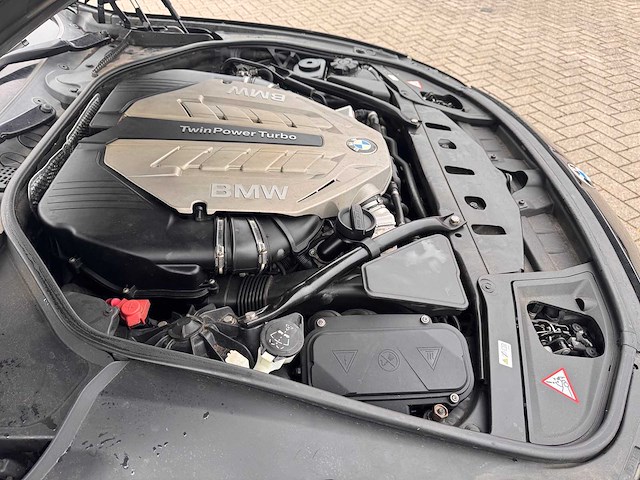 Bmw - 2011 - 5-serie - 550xi high - personenauto - afbeelding 8 van  36