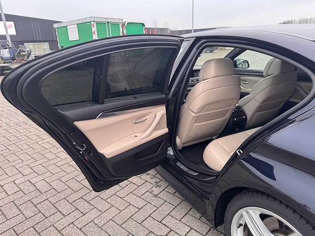 Bmw - 2011 - 5-serie - 550xi high - personenauto - afbeelding 13 van  36