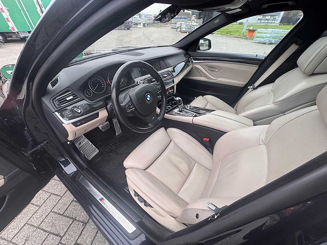 Bmw - 2011 - 5-serie - 550xi high - personenauto - afbeelding 19 van  36