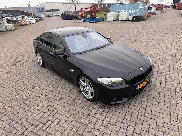 Bmw - 2011 - 5-serie - 550xi high - personenauto - afbeelding 33 van  36