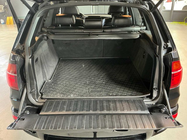 Bmw - 2011 - x5 - xdrive50i high exec. - personenauto - afbeelding 9 van  22