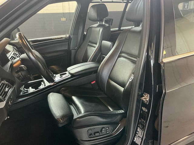 Bmw - 2011 - x5 - xdrive50i high exec. - personenauto - afbeelding 21 van  22