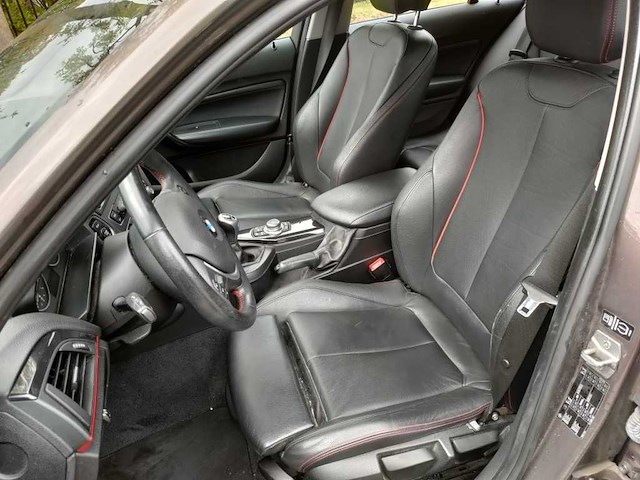 Bmw - 2012 - 1-serie - 114i upgrade edition - 17-zjk-8 - afbeelding 11 van  22