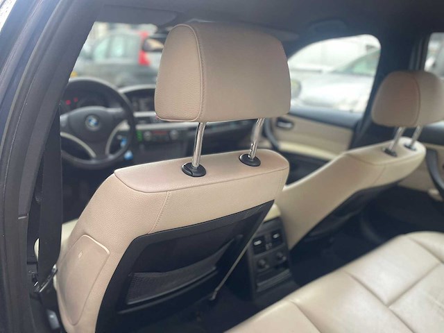 Bmw - 2012 - 3-serie - 320d eff.dyn. ed - 50-trx-3 - afbeelding 3 van  11