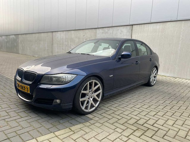 Bmw - 2012 - 3-serie - 320d eff.dyn. ed - 50-trx-3 - afbeelding 1 van  11