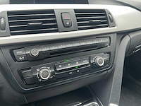 Bmw - 2012 - 3-serie - 320i high executive - personenauto (45-tpn-5) - afbeelding 4 van  19