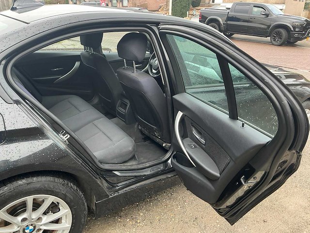 Bmw - 2012 - 3-serie - 320i high executive - personenauto (45-tpn-5) - afbeelding 6 van  19
