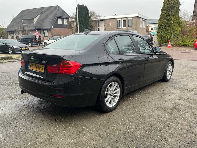 Bmw - 2012 - 3-serie - 320i high executive - personenauto (45-tpn-5) - afbeelding 16 van  19