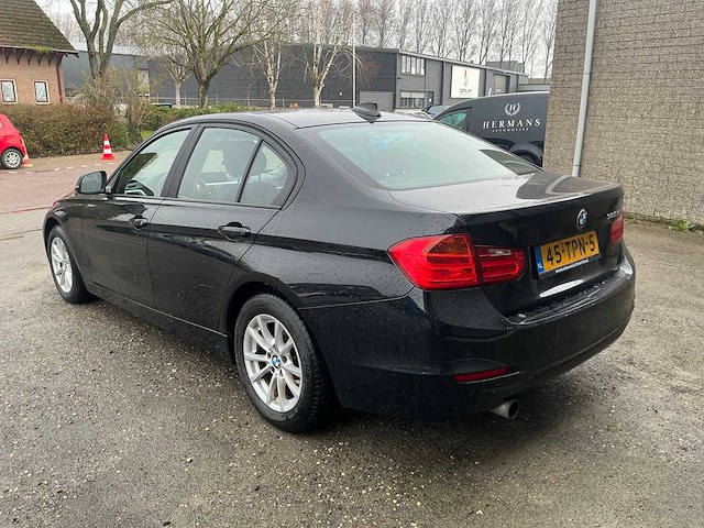 Bmw - 2012 - 3-serie - 320i high executive - personenauto (45-tpn-5) - afbeelding 18 van  19