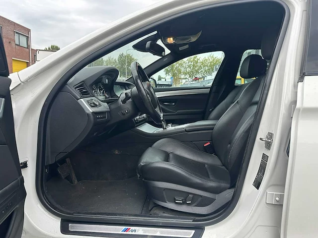Bmw - 2012 - 5-serie touring - 550i high executive - automaat - personenauto - afbeelding 10 van  25