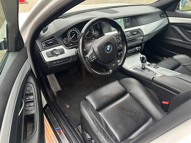 Bmw - 2012 - 5-serie touring - 550i high executive - automaat - personenauto - afbeelding 11 van  25