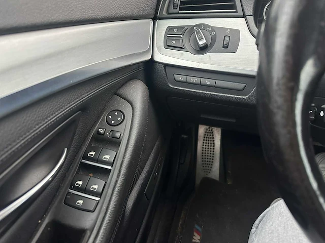 Bmw - 2012 - 5-serie touring - 550i high executive - automaat - personenauto - afbeelding 20 van  25