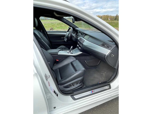 Bmw - 2012 - 5-serie touring - 550i high executive - j-904-dz - afbeelding 2 van  21