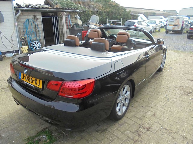 Bmw - 2013 - 3-serie cabrio - 330i exclusive automaat - j-086-kj - afbeelding 11 van  17