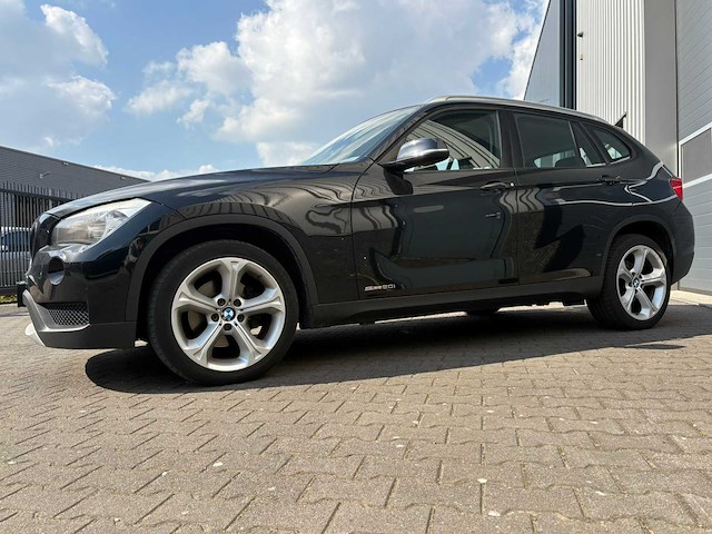 Bmw - 2013 - x1 - sdrive20i business - personenauto - afbeelding 1 van  24