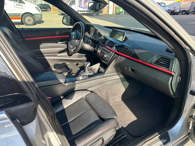 Bmw - 2014 - 3-serie gran turismo - 320i high executive - automaat - personenauto - afbeelding 2 van  29