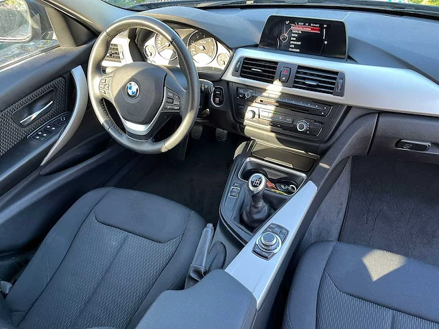 Bmw - 2014 - 3-serie touring - 316d business - personenauto - afbeelding 13 van  24