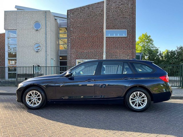 Bmw - 2014 - 3-serie touring - 316d business - personenauto - afbeelding 3 van  24
