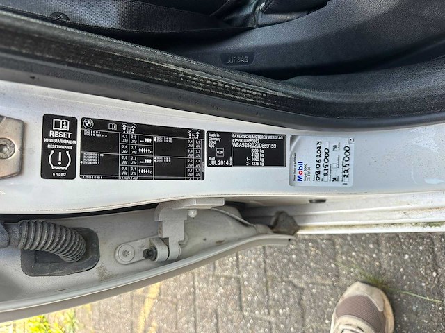 Bmw - 2014 - 520 - personenauto - afbeelding 15 van  22