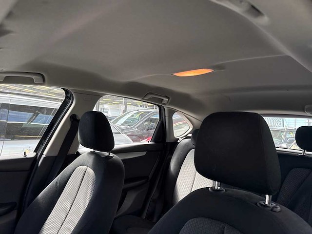 Bmw - 2015 - 2-serie active tourer - 218i essential - automaat - personenauto - afbeelding 5 van  8