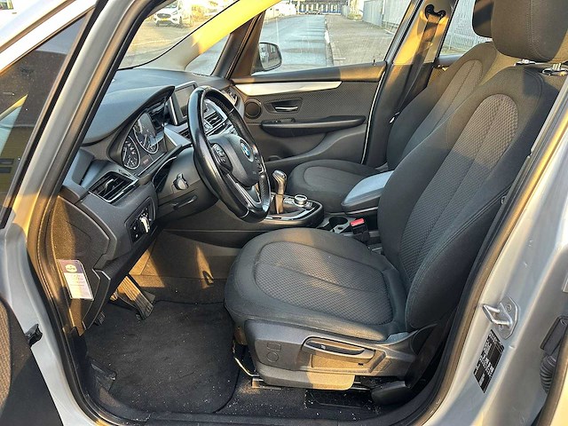 Bmw - 2016 - 2-serie gran tourer - 216i cent.exec. 7p. - personenauto - afbeelding 6 van  24