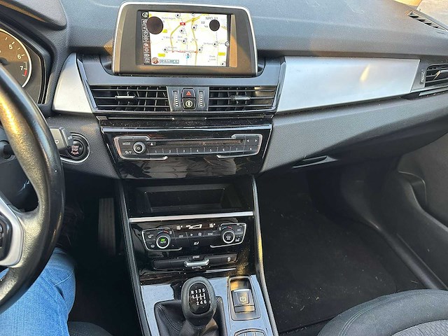 Bmw - 2016 - 2-serie gran tourer - 216i cent.exec. 7p. - personenauto - afbeelding 14 van  24