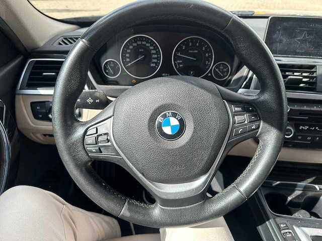 Bmw - 2016 - 3-serie - 330e cent.hi.ex. - automaat - personenauto - afbeelding 4 van  20