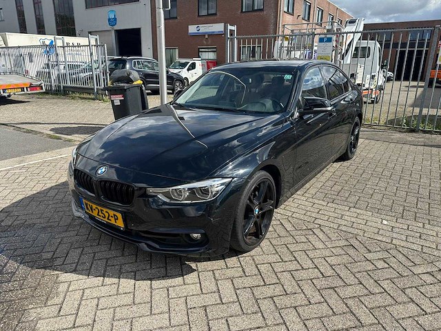 Bmw - 2016 - 3-serie - 330e cent.hi.ex. - automaat - personenauto - afbeelding 1 van  20