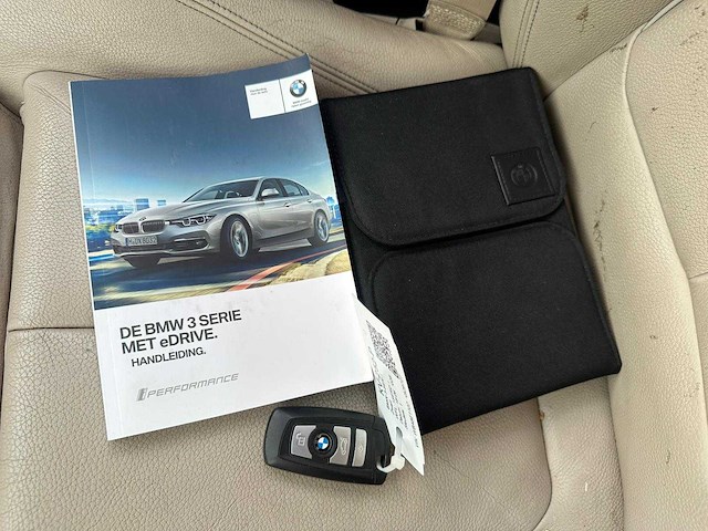 Bmw - 2016 - 3-serie - 330e cent.hi.ex. - automaat - personenauto - afbeelding 13 van  20