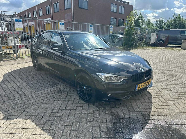 Bmw - 2016 - 3-serie - 330e cent.hi.ex. - automaat - personenauto - afbeelding 17 van  20