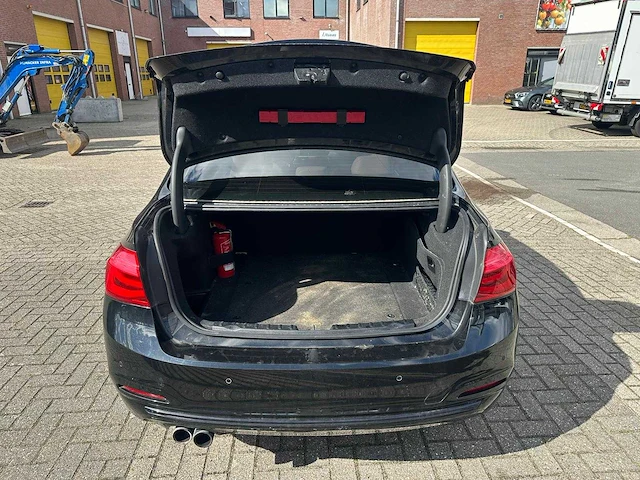 Bmw - 2016 - 3-serie - 330e cent.hi.ex. - automaat - personenauto - afbeelding 19 van  20